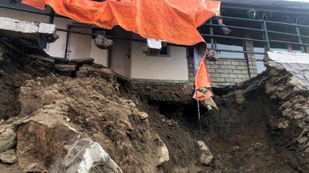 उत्तराखंड |  जोशीमठ शहर में दरार के लिए ‘विकास’ परियोजनाएं जिम्मेदार: ज्योतिर पीडा शंकराचार्य |  यह विकास के नाम पर हिमालयी क्षेत्रों के सुनियोजित विनाश का परिणाम है: ज्योतिष पीठ शंकराचार्य