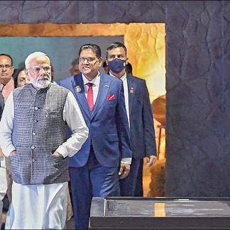भारत दुनिया की कौशल राजधानी के रूप में उभरेगा – प्रधान मंत्री मोदी ने प्रवासी भारतीय दिवस सम्मेलन में आश्वासन दिया  भारत दुनिया की कौशल राजधानी के रूप में उभरेगा – प्रवासी भारतीय दिवस सम्मेलन में पीएम मोदी ने दिया आश्वासन