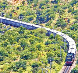 तमिलनाडु और असम को जोड़ने वाली सबसे लंबी दूरी की विवेक एक्सप्रेस ट्रेन सप्ताह में 4 दिन चलाने का फैसला |  तमिलनाडु और असम को जोड़ने वाली सबसे लंबी दूरी की ट्रेन विवेक एक्सप्रेस को सप्ताह में 4 दिन चलाने का फैसला