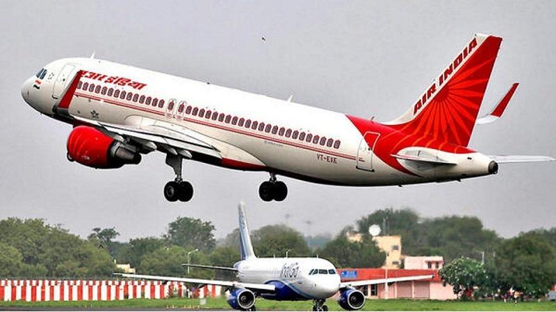 यात्रियों के पेशाब करने की समस्या: एयर इंडिया पर 30 लाख रुपये का जुर्माना |  पेशाब करने की घटना पर एयर इंडिया पर 30 लाख का जुर्माना, पायलट-इन-कमांड 3 महीने के लिए निलंबित