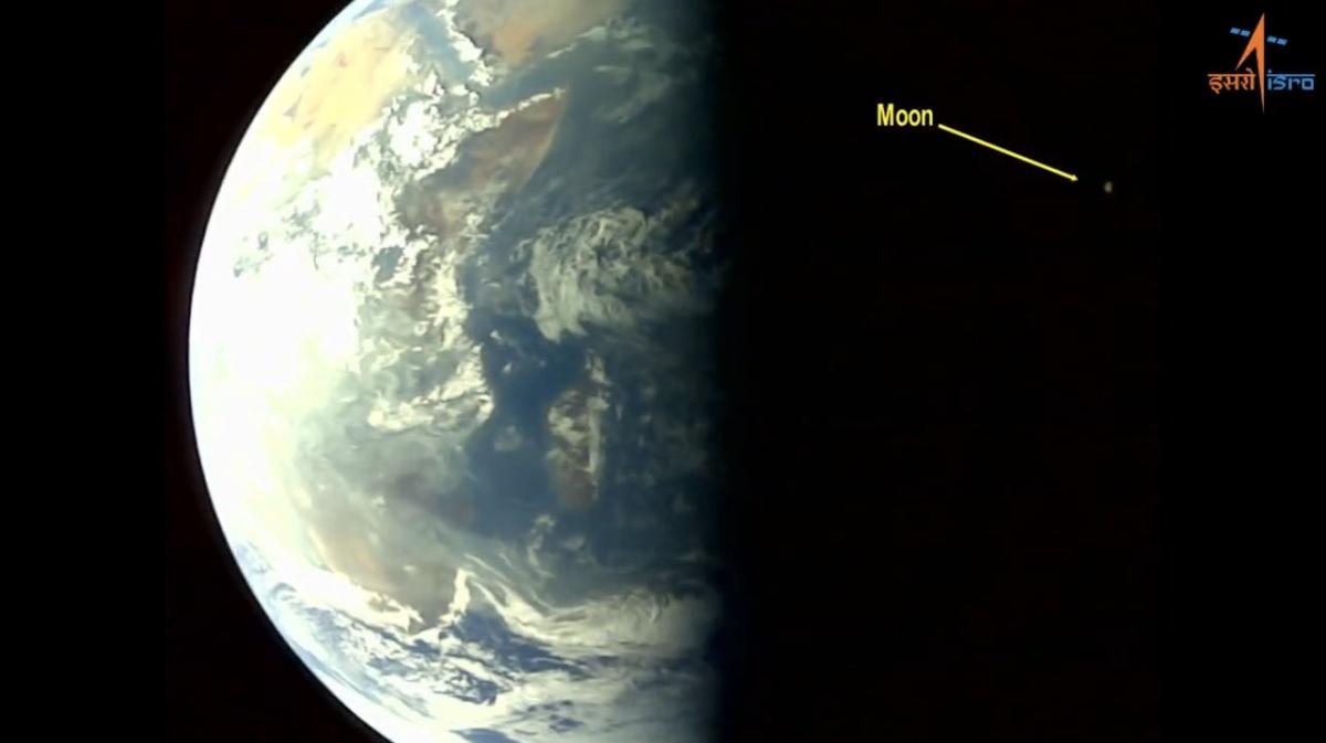 आदित्य एल1 अंतरिक्ष यान ने सेल्फी के साथ पृथ्वी और चंद्रमा की तस्वीरें भेजीं – इसरो सूचना |  आदित्य एल1 अंतरिक्ष यान ने सेल्फी के साथ पृथ्वी और चंद्रमा की तस्वीरें लीं – इसरो सूचना