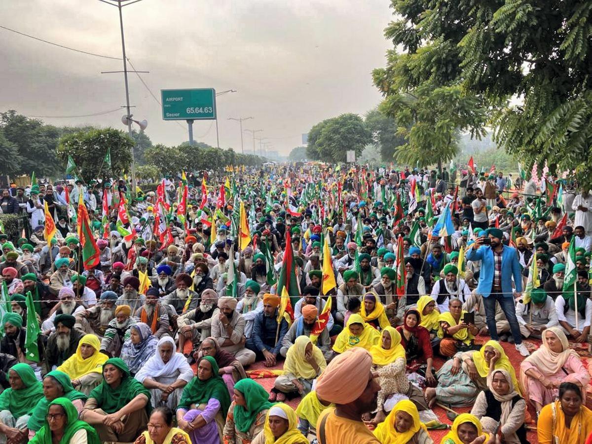“1 घंटे में 1 किमी” – किसानों की रैली से पहले दिल्ली में भारी ट्रैफिक जाम |  किसानों के दिल्ली मार्च से पहले भारी जाम