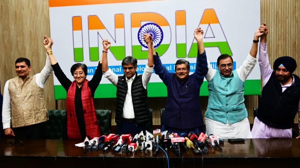 आम आदमी पार्टी-कांग्रेस ने दिल्ली और गुजरात समेत 5 राज्यों में सीट बंटवारे को अंतिम रूप दे दिया है  आम आदमी, कांग्रेस पार्टियों ने दिल्ली सीट-बंटवारे को अंतिम रूप दिया: 4:3 फॉर्मूले पर सहमति