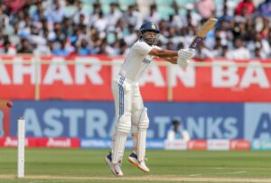 पारिवारिक बोझ और कड़ी मेहनत – भारतीय टेस्ट टीम के लिए चुने गए आकाश दीप कौन हैं?  |  पारिवारिक बोझ और कड़ी मेहनत का फल: भारत की टेस्ट टीम के लिए आकाश दीप को कौन चुना गया?