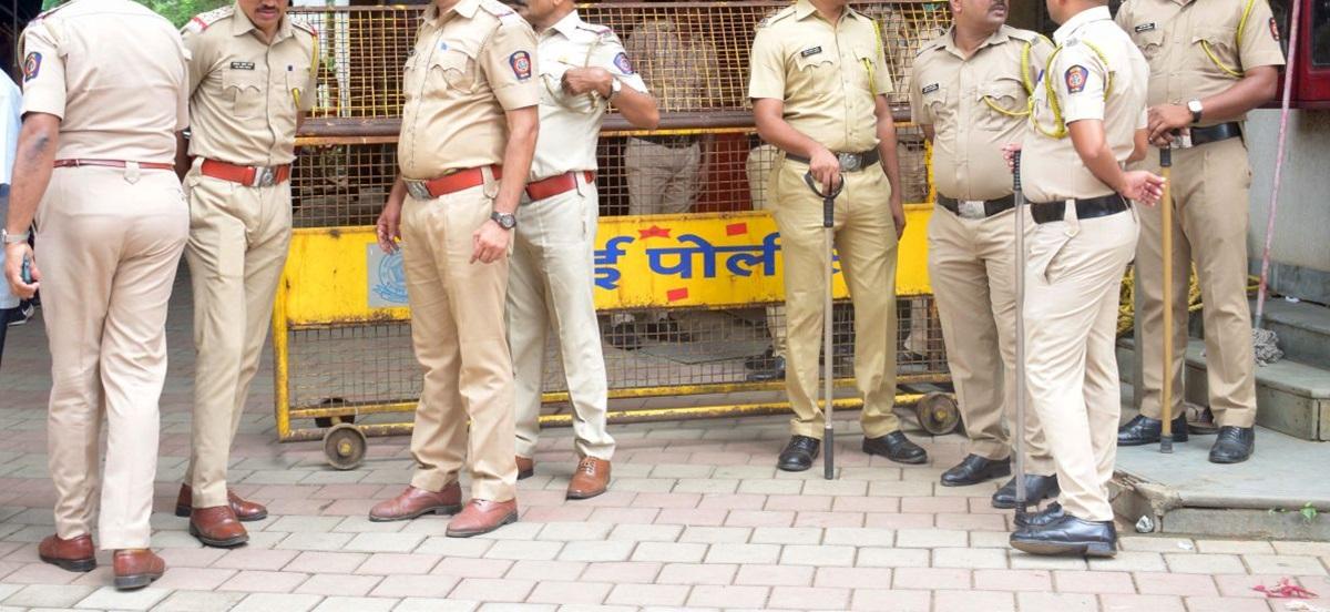 उपभोक्ता आयोग ने दुर्घटना में विकलांग मुंबई पुलिसकर्मी को 30 लाख रुपये मुआवजा देने का आदेश दिया |  उपभोक्ता पैनल ने दुर्घटना में घायल मुंबई पुलिस को 30 लाख रुपये देने का निर्देश दिया