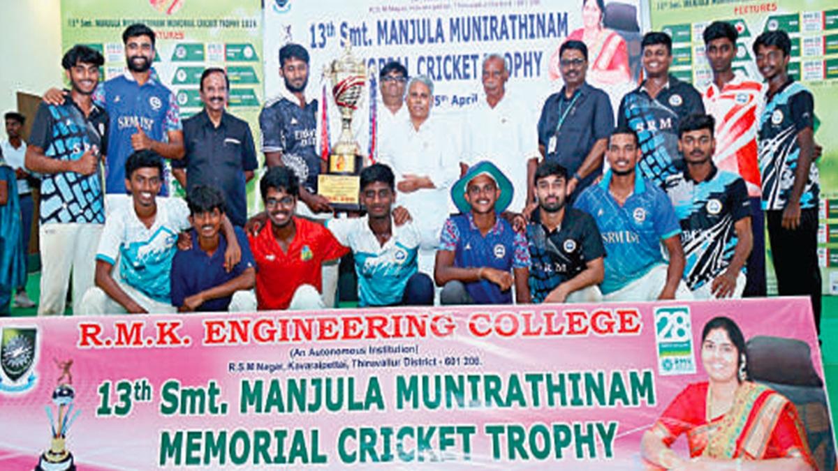 इंजीनियरिंग कॉलेज क्रिकेट: एसआरएम टीम चैंपियन |  इंजीनियरिंग कॉलेज क्रिकेट टूर्नामेंट एसआरएम टीम चैंपियंस