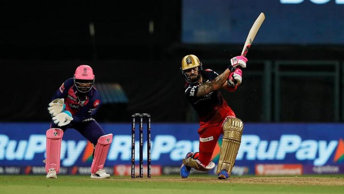 राजस्थान रॉयल्स से आज मुकाबला: क्या जीत की राह पर लौटेगी बेंगलुरु?  |  क्या आरसीबी आज राजस्थान रॉयल्स के साथ खेलने के लिए जीत की राह पर लौट आई है?