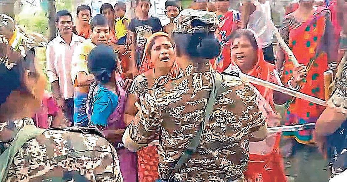 विस्फोट में शामिल लोगों को गिरफ्तार करने गए एनआईए अधिकारियों पर असामाजिक गिरोह का हमला |  पश्चिम बंगाल के मेदिनीपुर में एनआईए की टीम पर हमला