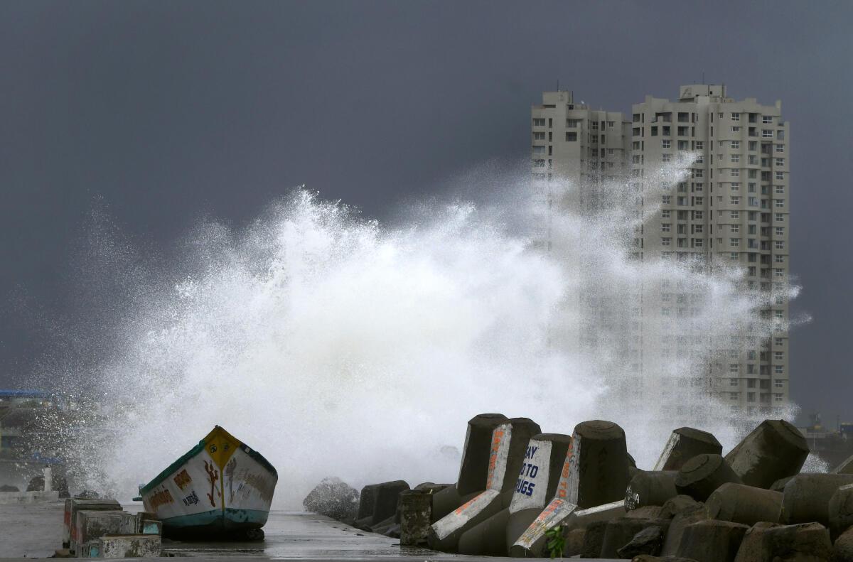 दक्षिण तमिलनाडु समेत भारत के तटीय इलाकों में 6 मई तक तूफान आने की चेतावनी दी गई है  4-6 मई तक भारतीय तटीय क्षेत्रों में ऊंची समुद्री लहरों की चेतावनी