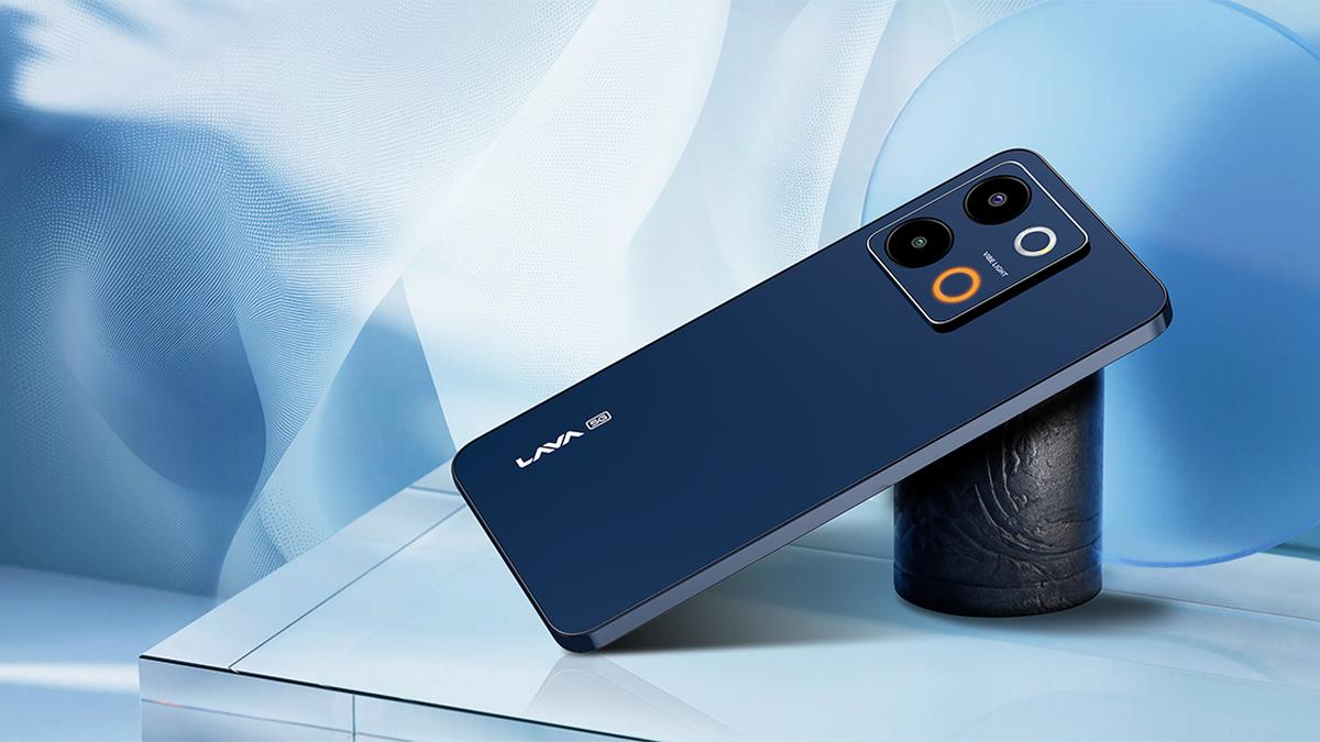 लावा ब्लेज़ 3 स्मार्टफोन भारत में लॉन्च, कीमत स्पेसिफिकेशन