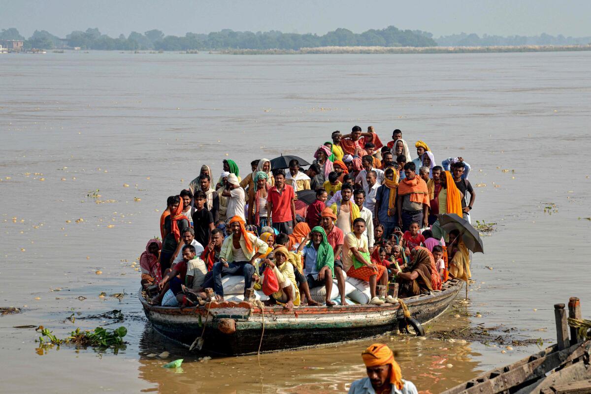 बिहार में भारी बारिश, बाढ़ की चेतावनी, जिलों को सतर्क रहने की सलाह