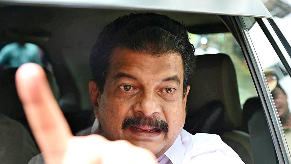 केरल में डीएमके ने सीपीएम के समर्थन से सीट जीतने वाले विधायक को लॉन्च किया