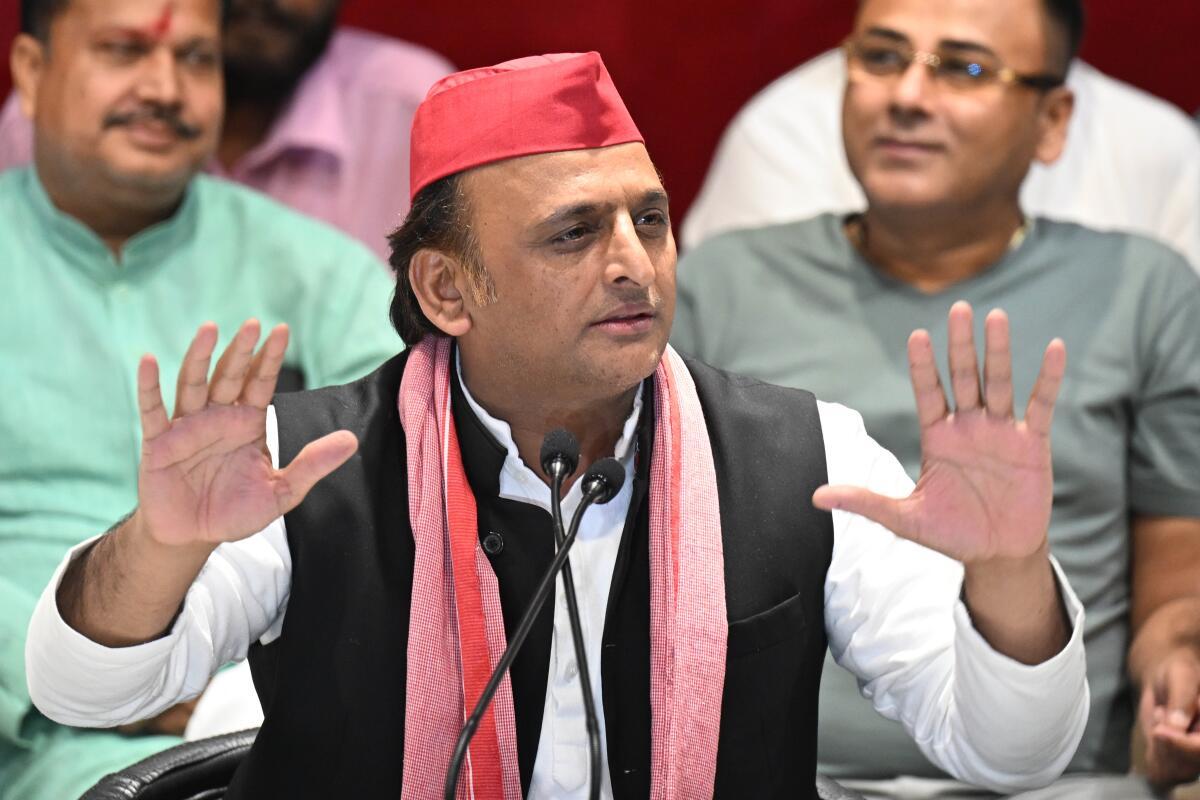 सपा प्रमुख अखिलेश यादव का कहना है कि कांग्रेस के साथ समाजवादी पार्टी का गठबंधन जारी रहेगा