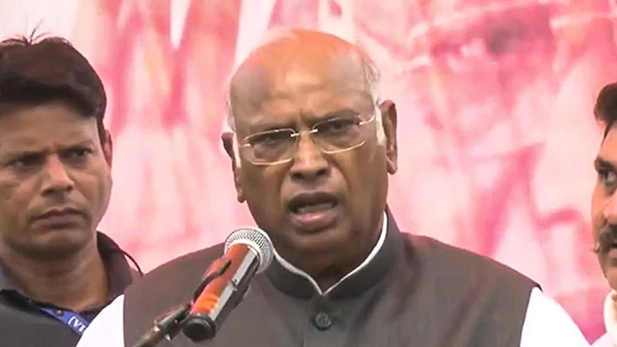 हरियाणा में हार पर कांग्रेस पार्टी ने खड़गे से की चर्चा