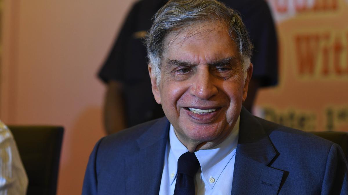 औद्योगिक क्रांति के नायक उद्योगपति रतन टाटा का निधन