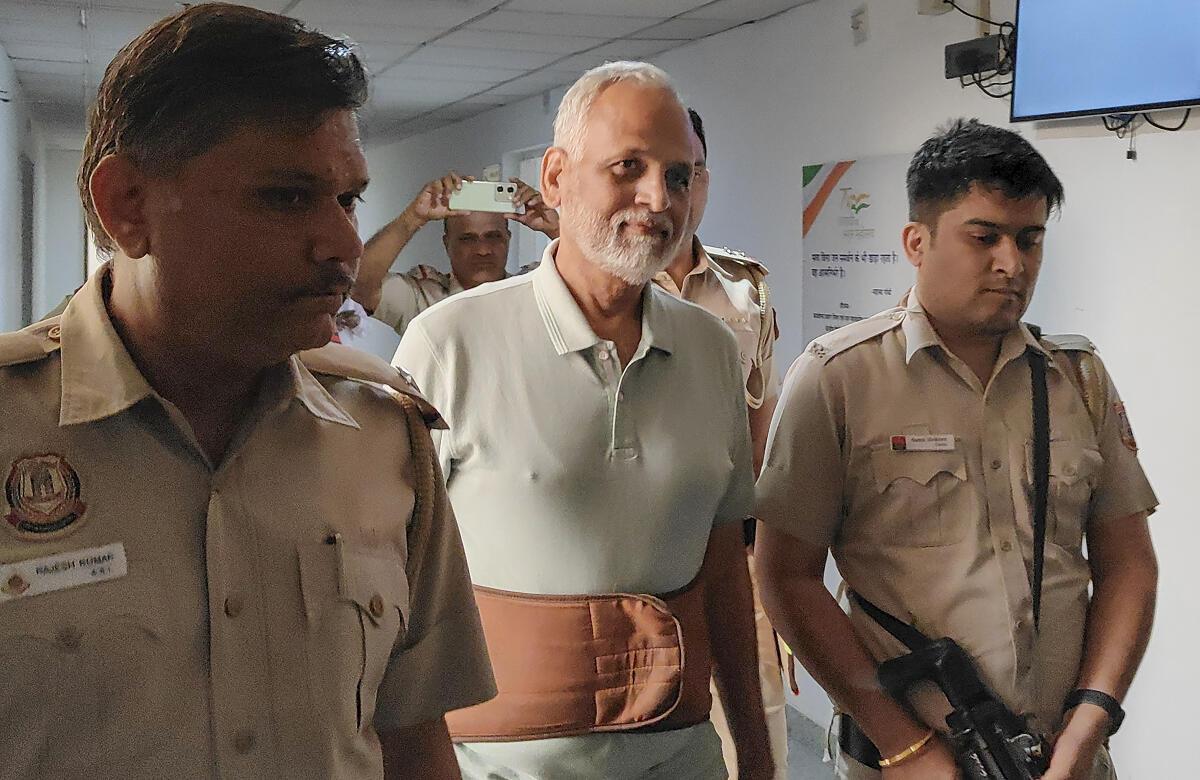 आम आदमी पार्टी के वरिष्ठ नेता सत्येन्द्र जैन को 2 साल बाद मिली जमानत! आम आदमी पार्टी के वरिष्ठ नेता सत्येन्द्र जैन को 2 साल बाद मिली जमानत!