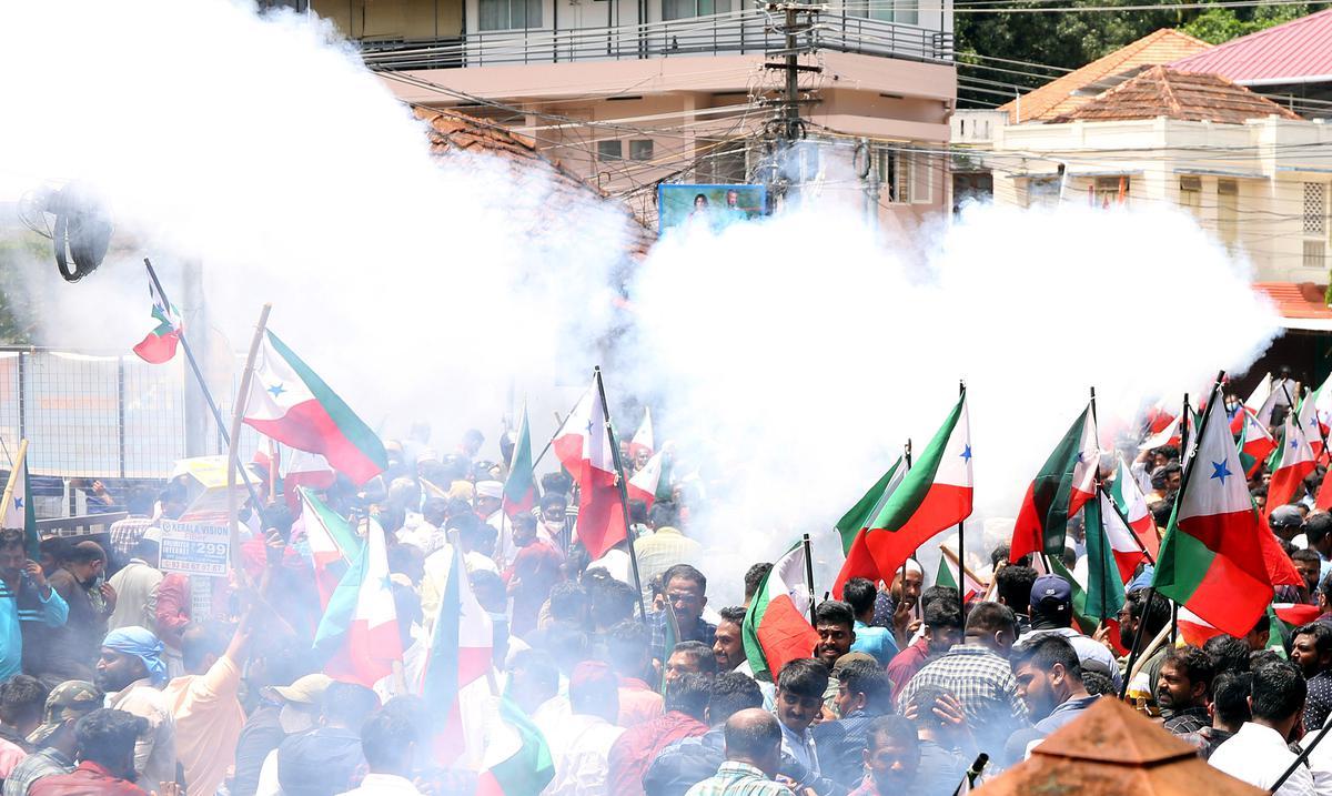 पीएफआई इस्लामिक आंदोलन खड़ा कर भारत में गृह युद्ध शुरू करना चाहता था: ईडी पीएफआई इस्लामिक आंदोलन खड़ा कर भारत में गृह युद्ध शुरू करना चाहता था: ईडी