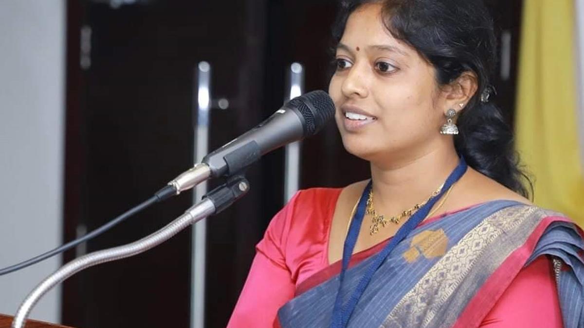 नेहरू परिवार ने वायनाड को धोखा दिया, केरल भाजपा नव्या हरिदास नेहरू परिवार ने वायनाड को धोखा दिया, केरल भाजपा नव्या हरिदास