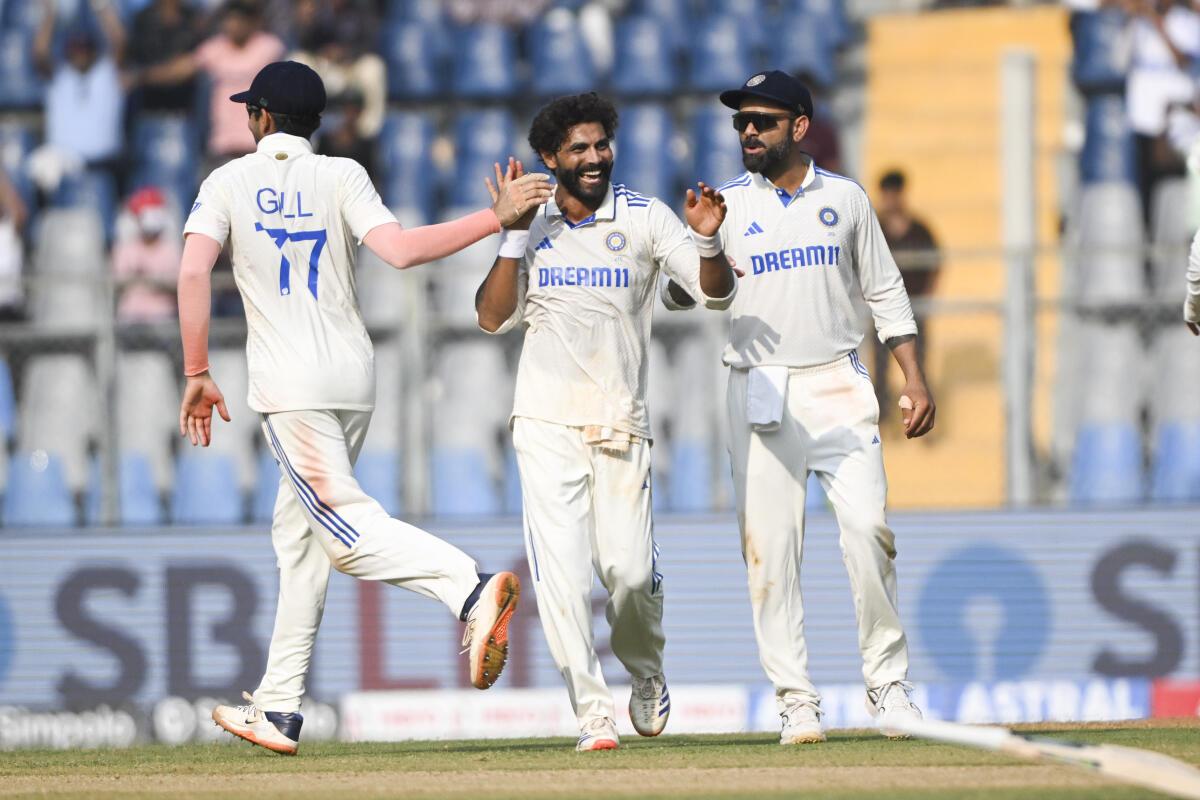 मुंबई टेस्ट के दूसरे दिन न्यूजीलैंड ने भारत के खिलाफ 171 रन बनाए