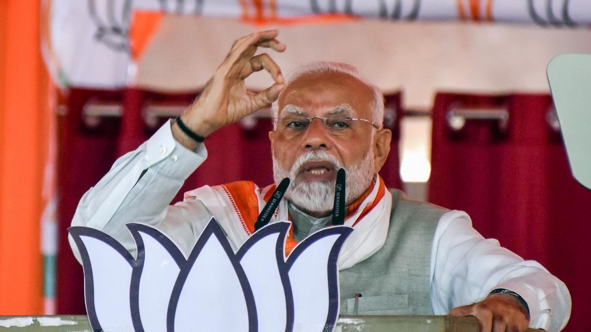 मुख्यमंत्री सीट के लिए चुनाव लड़ रहे महा विकास अकाडी के नेता, चुनाव प्रचार में प्रधानमंत्री मोदी की आरोपों की बौछार मुख्यमंत्री सीट के लिए चुनाव लड़ रहे महा विकास अकाडी के नेता, चुनाव प्रचार में प्रधानमंत्री मोदी की आरोपों की बौछार