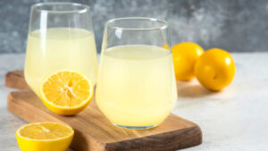 सुबह खाली पेट नींबू पानी पीने से जड़ से खत्म हो जाते हैं ये 4 रोग