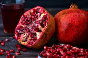 अनार खाने से होती है ये फायदे, जरुर जानें