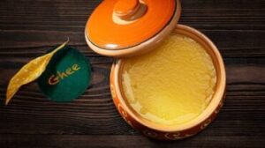 देसी घी खाने के फायदे जानकर रह जाएंगे हैरान देसी घी खाने के फायदे जानकर रह जाएंगे हैरान