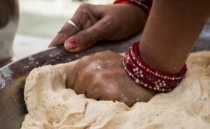 रोटी बनाते समय आटे में मिलाओ यह चीज, सिर्फ 10 दिन में शरीर बन जाएगा शक्तिशाली और मजबूत