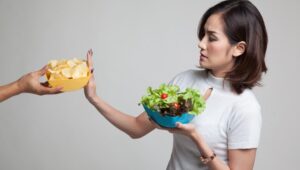 आहार के माध्यम से अपने दिल की देखभाल कैसे करें?