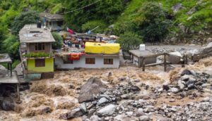 हिमाचल प्रदेश में बादल फटने से भारी तबाही, 2 दिनों में 4 स्थानों पर घटनाएं हिमाचल प्रदेश में बादल फटने से भारी तबाही, 2 दिनों में 4 स्थानों पर घटनाएं