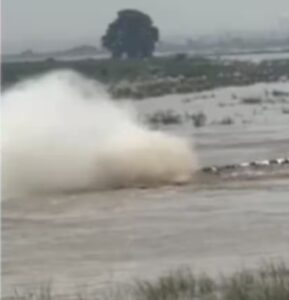 बागपत में बड़ा हादसा, यमुना नदी में गेल इंडिया की CNG पाइपलाइन फटी