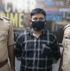 बड़ा खुलासा : इंजीनियर ने आर्मी अफसर बनकर 20 लड़कियों को फंसाया, लाखों की ठगी