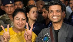 अंतरिक्ष यात्री शुभांशु शुक्ला स्वदेश लौटे, दिल्ली एयरपोर्ट पर भव्य स्वागत, पीएम मोदी से आज मुलाकात अंतरिक्ष यात्री शुभांशु शुक्ला स्वदेश लौटे, दिल्ली एयरपोर्ट पर भव्य स्वागत, पीएम मोदी से आज मुलाकात