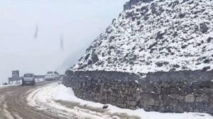 जम्मू-कश्मीर में बारिश से हाईवे बंद