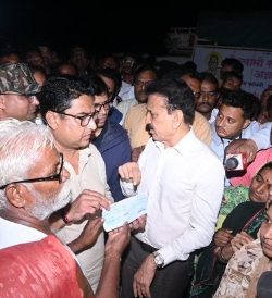 नांदेड़ जिले के मुखेड में भारी बारिश से 5 की मौत, प्रभावित परिवारों को सहायता राशि