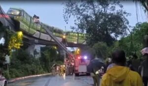 मुंबई में मोनोरेल हादसा, 442 यात्री फंसे, सभी सुरक्षित निकाले गए