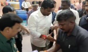 एयरपोर्ट पर महिलाओं ने बांधी भाजपा नेता K. अण्णामलाई को राखी