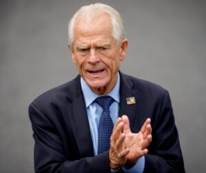 ट्रम्प के सलाहकार का दावा, भारत रूसी तेल खरीदकर मुनाफाखोरी कर रहा, टैरिफ लगना जरूरी