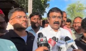 नांदेड़: बाढ़ प्रभावित गांवों का दौरा कर सांसद अजीत गोपचड़े ने दी 20 लाख की तत्काल सहायता