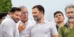 बिहार: ‘वोटर अधिकार यात्रा’ के 11वें दिन दरभंगा से फिर शुरू हुई राहुल गांधी की पदयात्रा