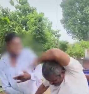 हेड मास्टर ने छोटी-छोटी देवी स्वरूप बच्चियों को दिखाता था गंदी-गंदी पिक्चर हेड मास्टर ने छोटी-छोटी देवी स्वरूप बच्चियों को दिखाता था गंदी-गंदी पिक्चर