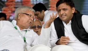 अखिलेश यादव ने मुलाकात की लालू प्रसाद यादव से