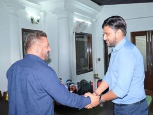 रक्षा मंत्री राजनाथ सिंह से मिले बॉलीवुड अभिनेता सलमान खान