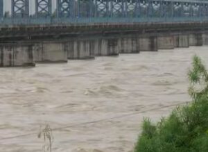 गोरखपुर में दर्दनाक हादसा, खुले नाले में गिरकर छात्रा की मौत गोरखपुर में दर्दनाक हादसा, खुले नाले में गिरकर छात्रा की मौत