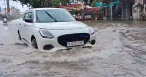 राजस्थान के शिकार में हो रही झमाझम बारिस, सडकें नालों में बदलीं