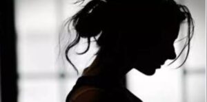 महिला दरोगा का आरोप, टॉर्चर करता पति