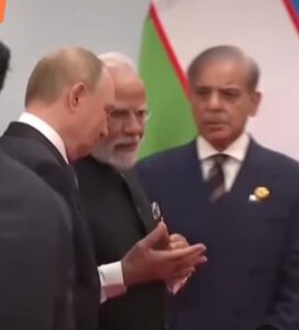 पुतिन-जिनपिंग के साथ व्यस्त दिखे मोदी, ताकते रहे पाक पीएम शहवाज शरीफ