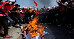 नेपाल के काठमांडू में हिंसक प्रदर्शनों के बीच जर्मन पर्यटक ने कहा यहाँ हालत बहुत बुरे… नेपाल के काठमांडू में हिंसक प्रदर्शनों के बीच जर्मन पर्यटक ने कहा यहाँ हालत बहुत बुरे…