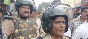 मध्य प्रदेश के ग्वालियर में कांग्रेस और राजद समर्थकों के खिलाफ भाजपा कार्यकर्ताओं ने कार्यालय पर किया विरोध प्रदर्शन