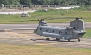 राहत कार्यों में इस्तेमाल किया जा रहा भारतीय वायुसेना का चिनूक हेलीकॉप्टर